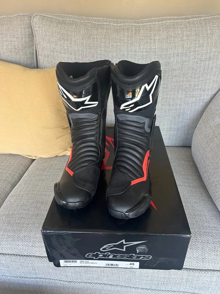Alpinestars SMX-6 V2 Motorcycle Boots - Image 1