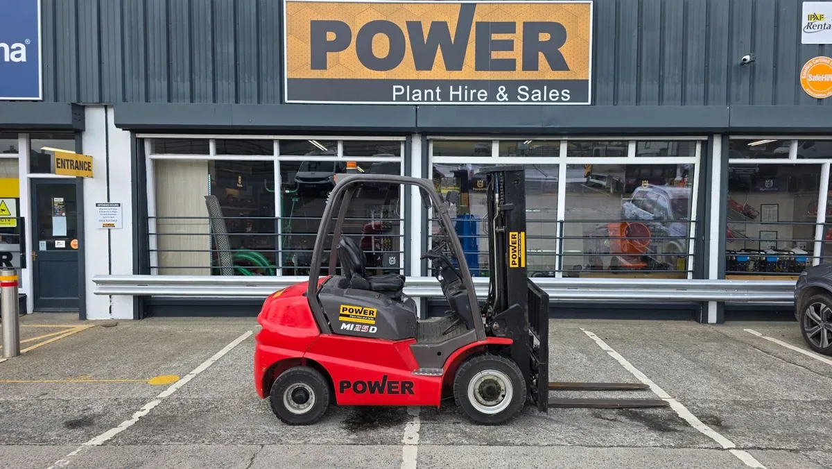 FORKLIFT FOR SALE - Image 1