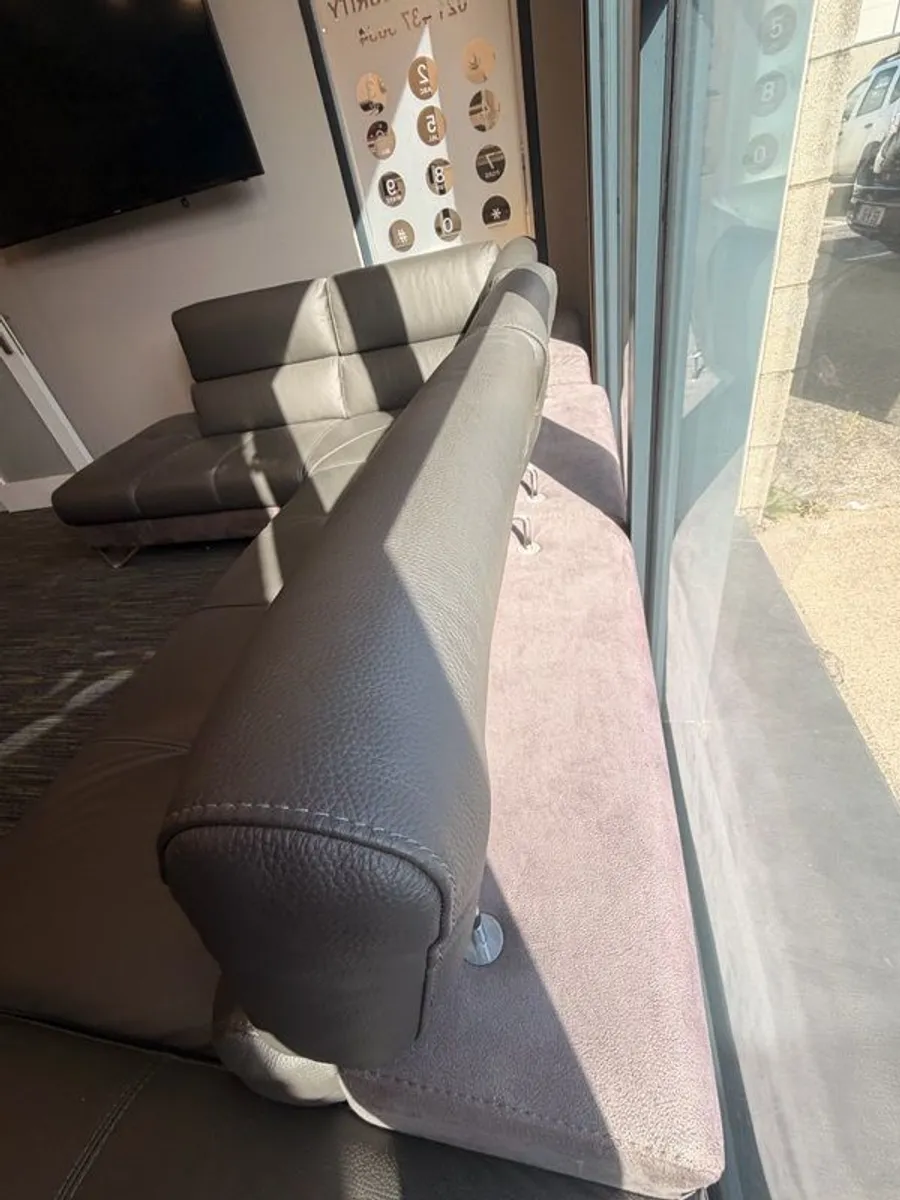 corner sofa like new - Image 2