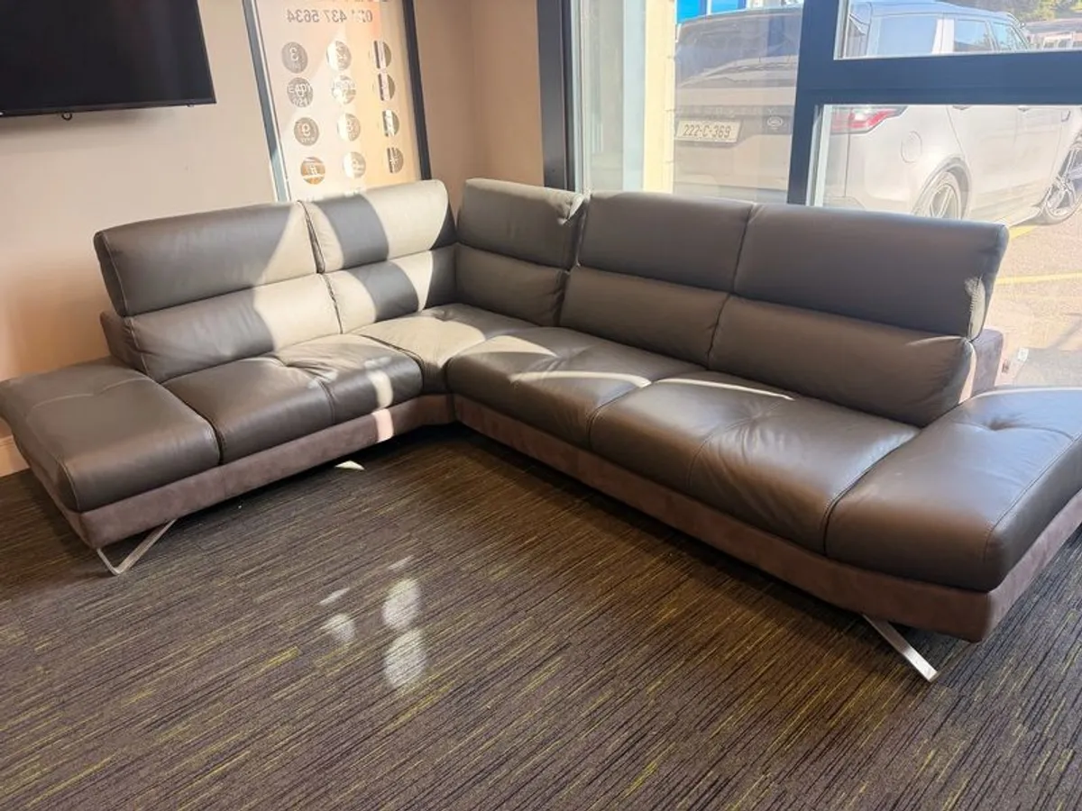 corner sofa like new - Image 4