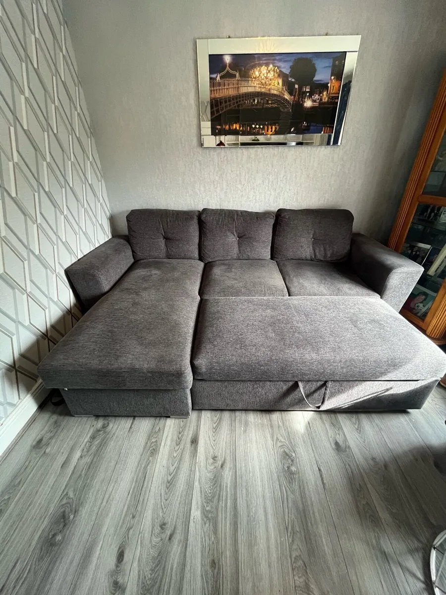 Couch and chair - Image 3