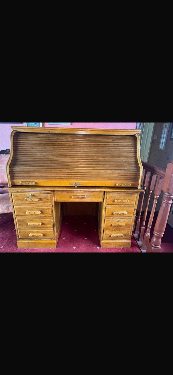 Computer desk - Image 1