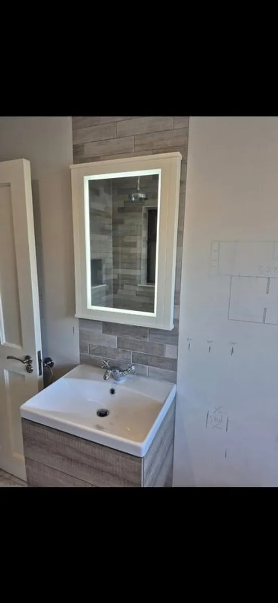 Bathroom suite for sale - Image 4