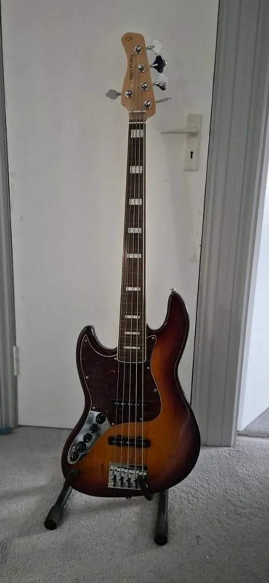 Marcus Miller Sire V7 Left Handed Fretless - Image 1
