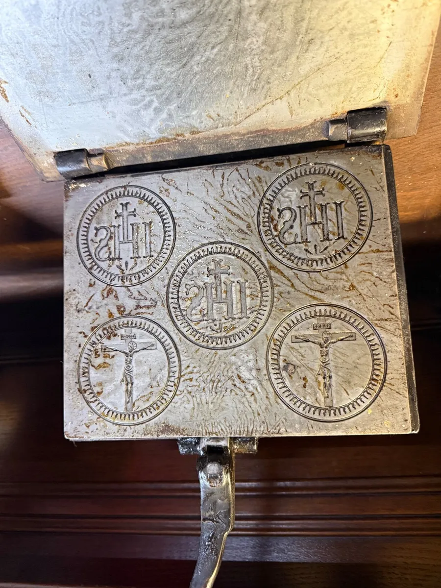 200 year old hand pressed imprints for holy bread - Image 3