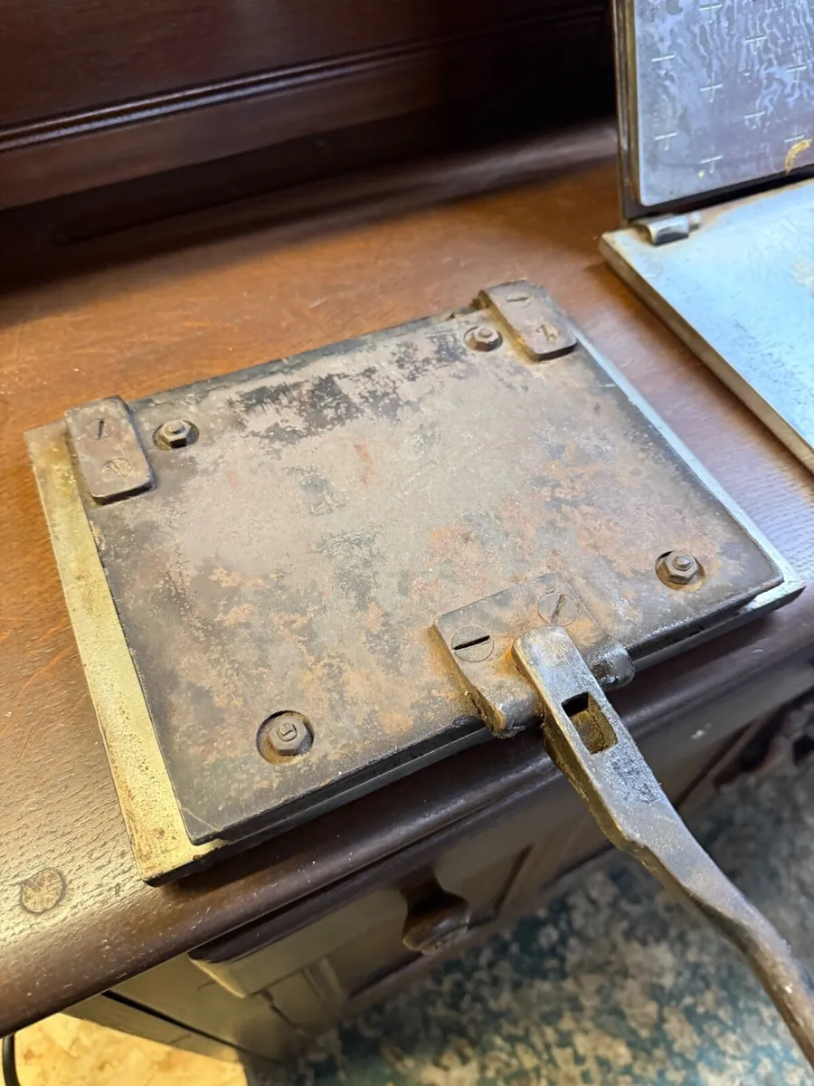 200 year old hand pressed imprints for holy bread - Image 2