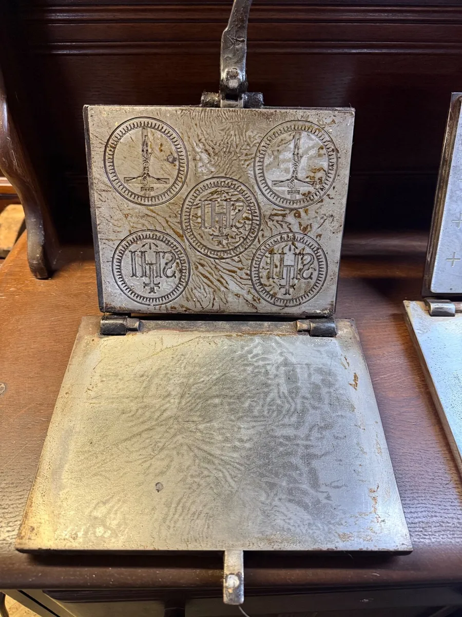 200 year old hand pressed imprints for holy bread - Image 4