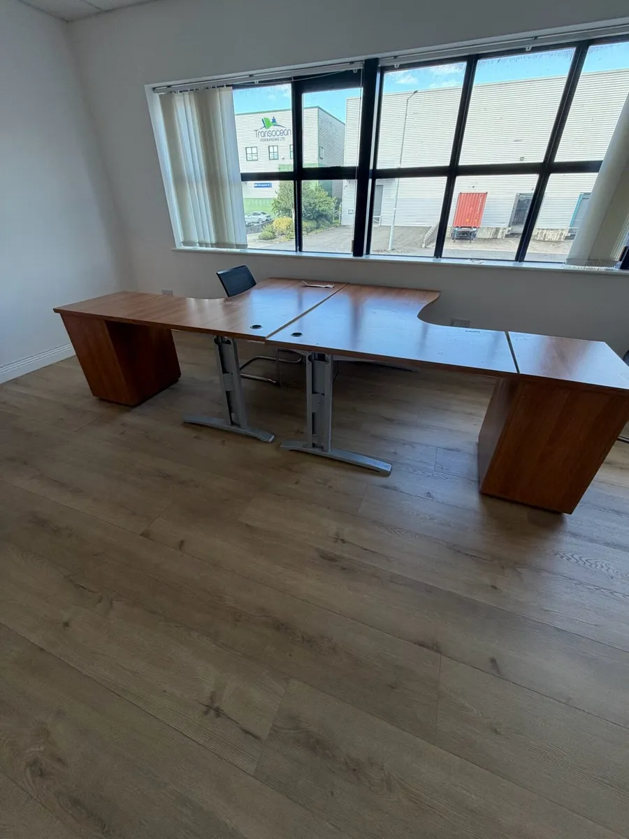 2 office tables + filing cabinets - Excellent con - Image 2