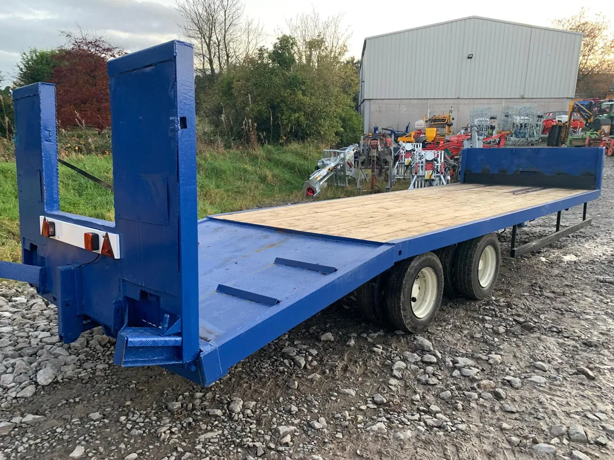 16T LOW LOADER/BALE TRAILER 27'- IN WATERFORD - Image 3