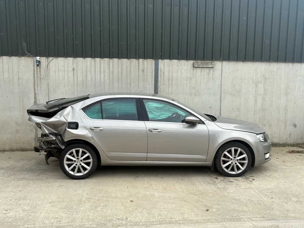 2015 Skoda Octavia parts - Image 2