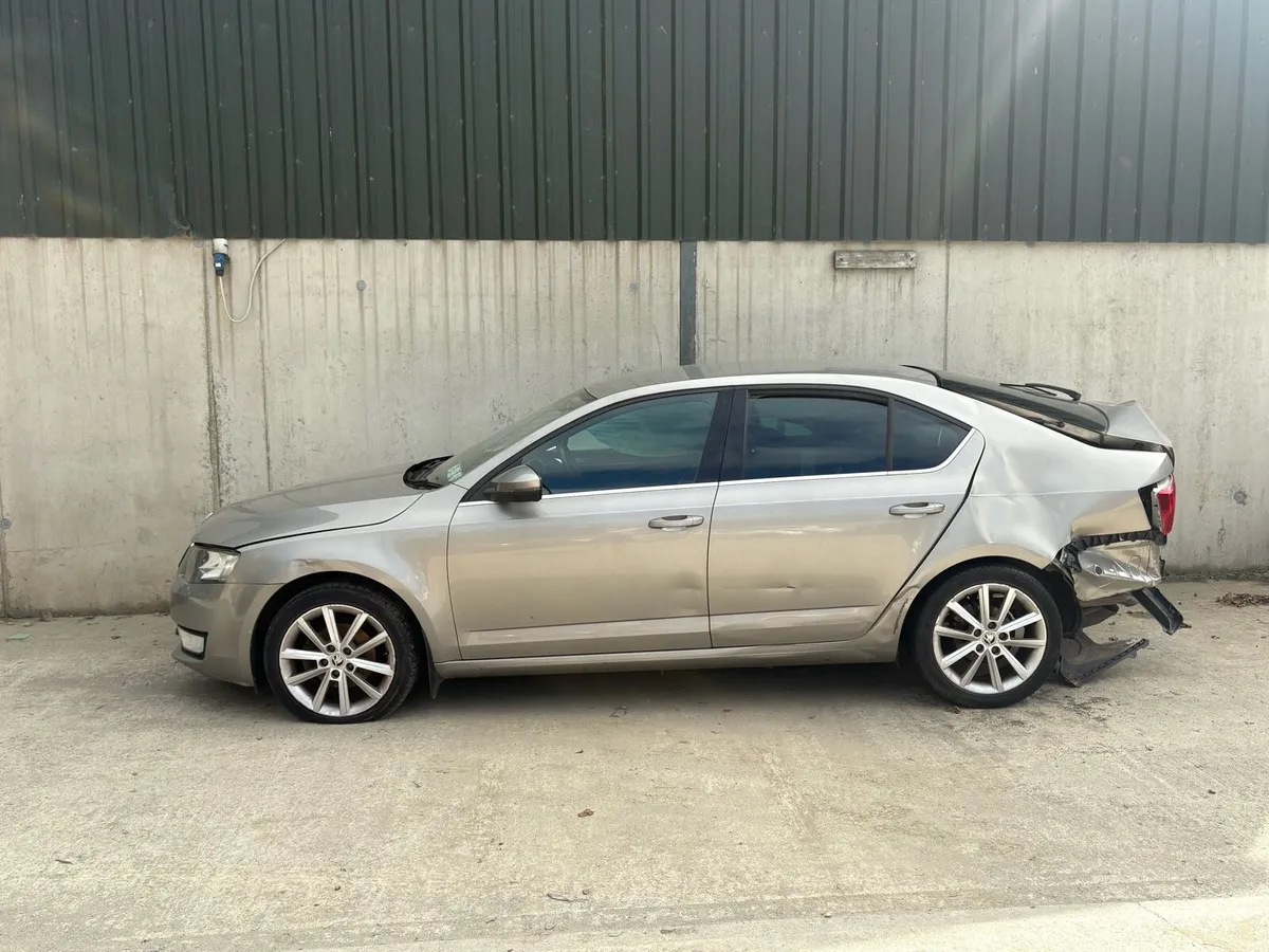 2015 Skoda Octavia parts - Image 3