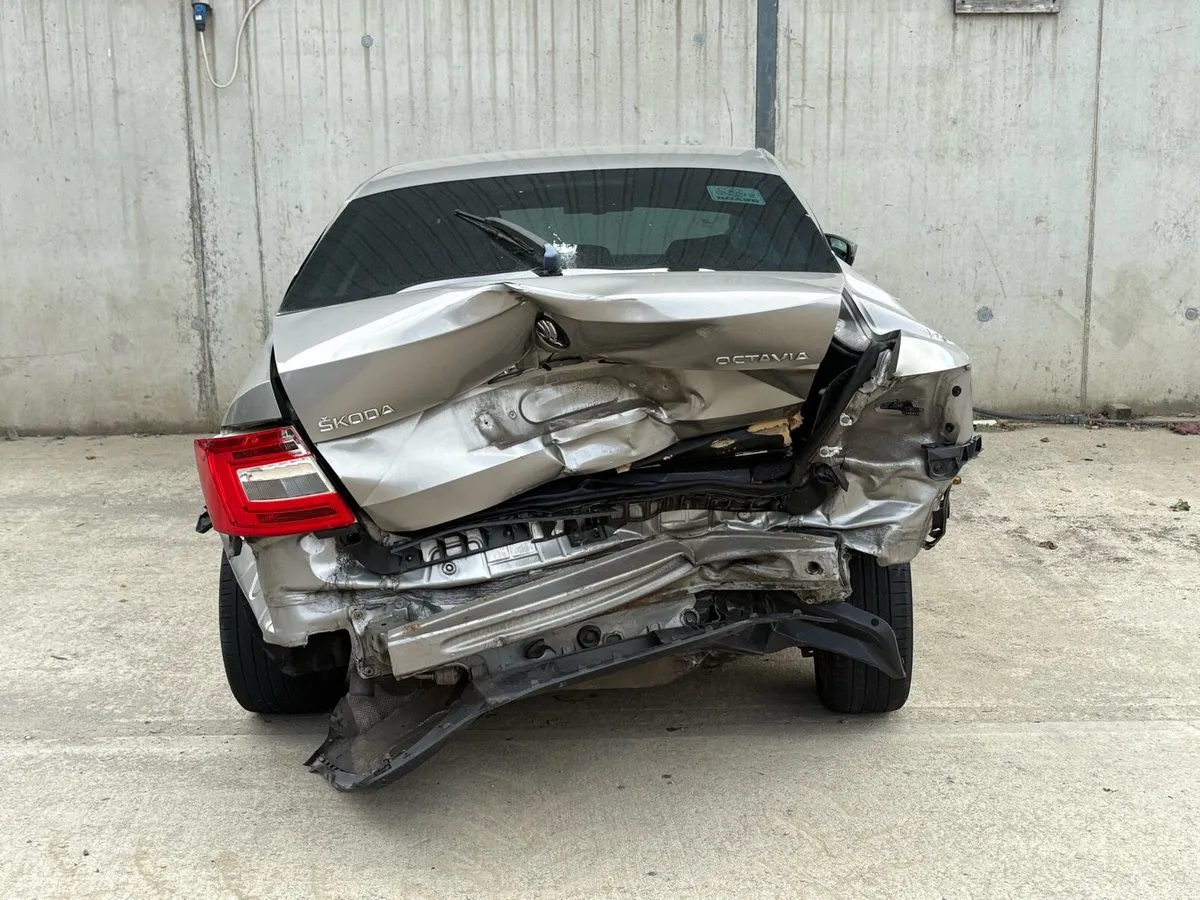 2015 Skoda Octavia parts - Image 4