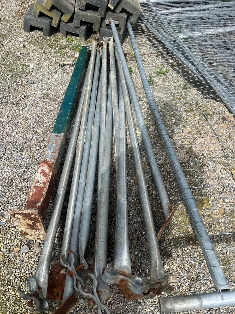 Heras fencing blocks and stabilisers - Image 1