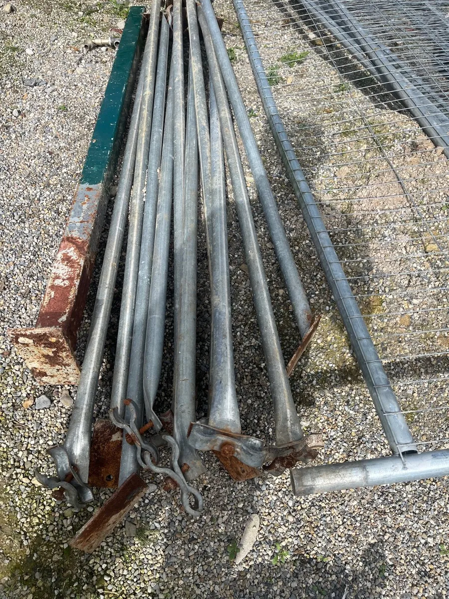 Heras fencing blocks and stabilisers - Image 2