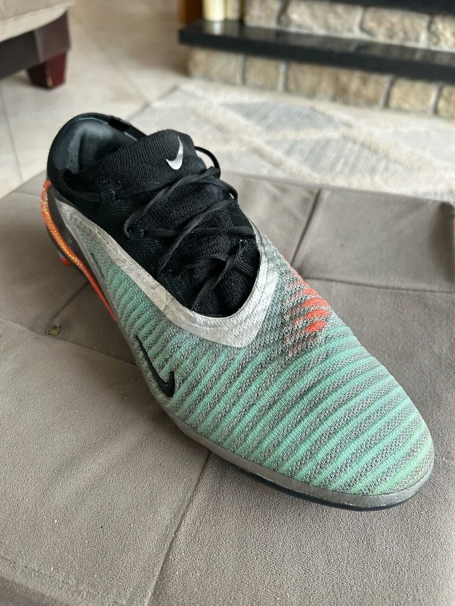 Nike Phantom 6 Low Elite AG Football Boots - Image 1