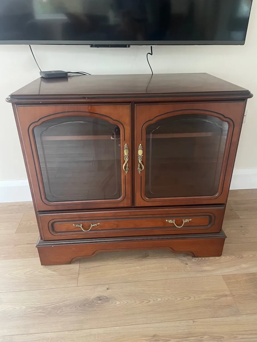 TV unit - Image 1