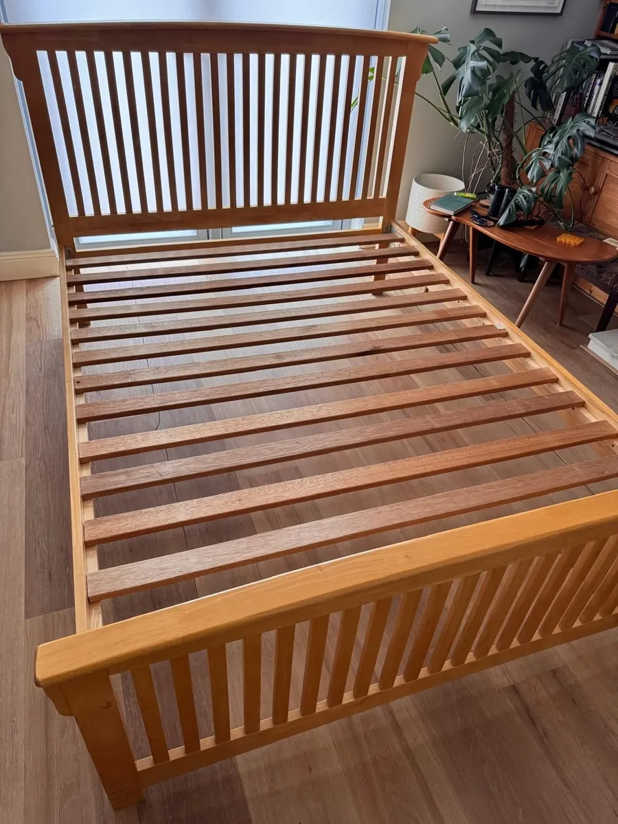 King size bed solid wood - Image 1