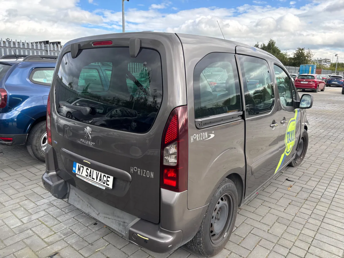 16 Horizon 1.6 Diesel Auto Wheelchair ramp 270k mi - Image 3