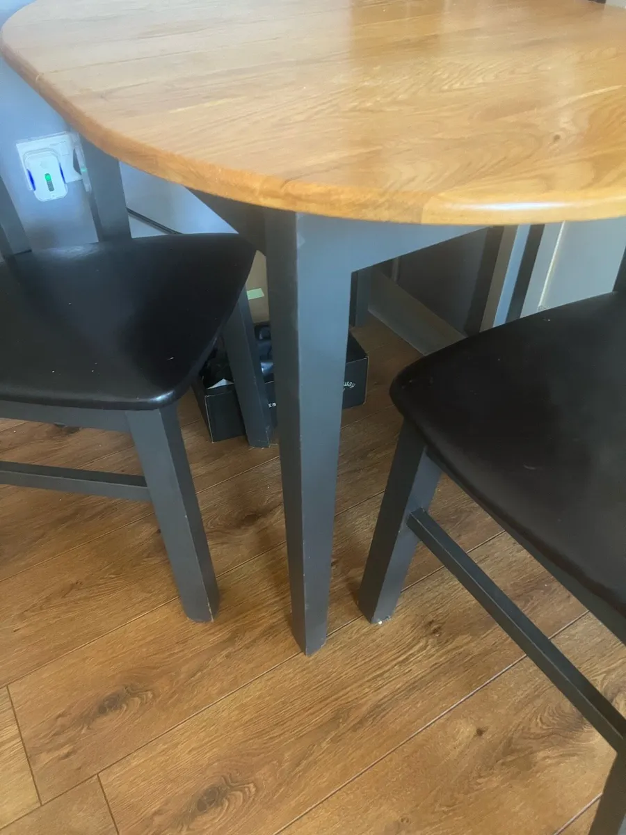 Dinning table and 2 chairs - Image 2