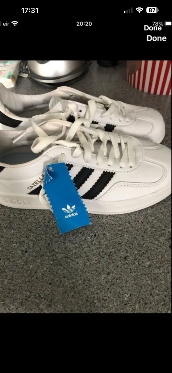 Boys BNWT trainers size 3 €25 - Image 2