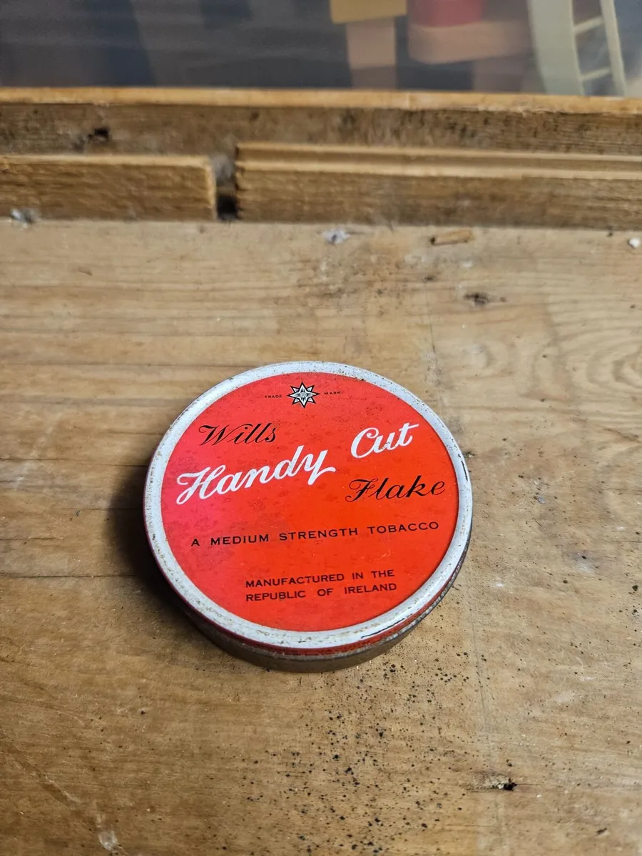 Vintage Wills Hand Cut Flake Tin