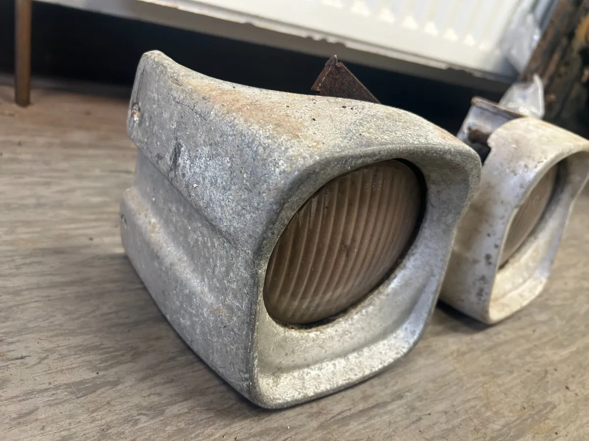 Original Massey Ferguson Butler Lights - Image 2