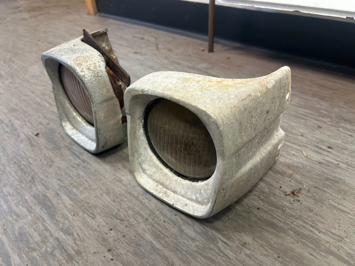 Original Massey Ferguson Butler Lights - Image 3