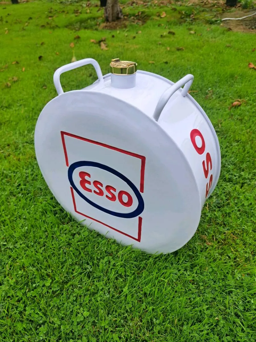 Esso oil can