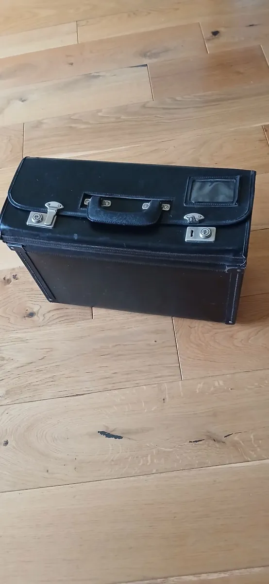 BLACK CASE - Image 4