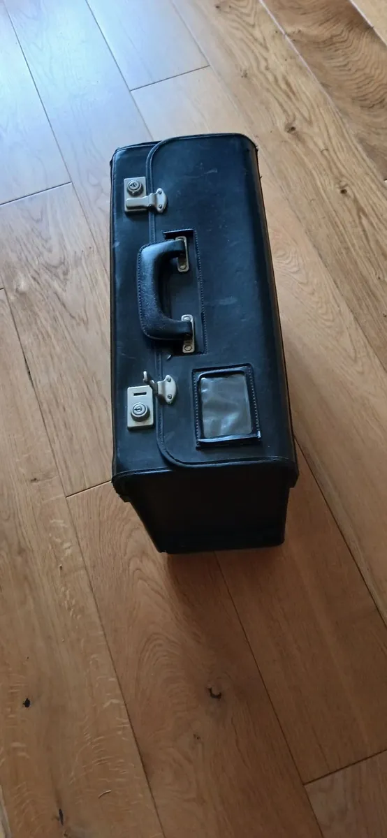 BLACK CASE - Image 2