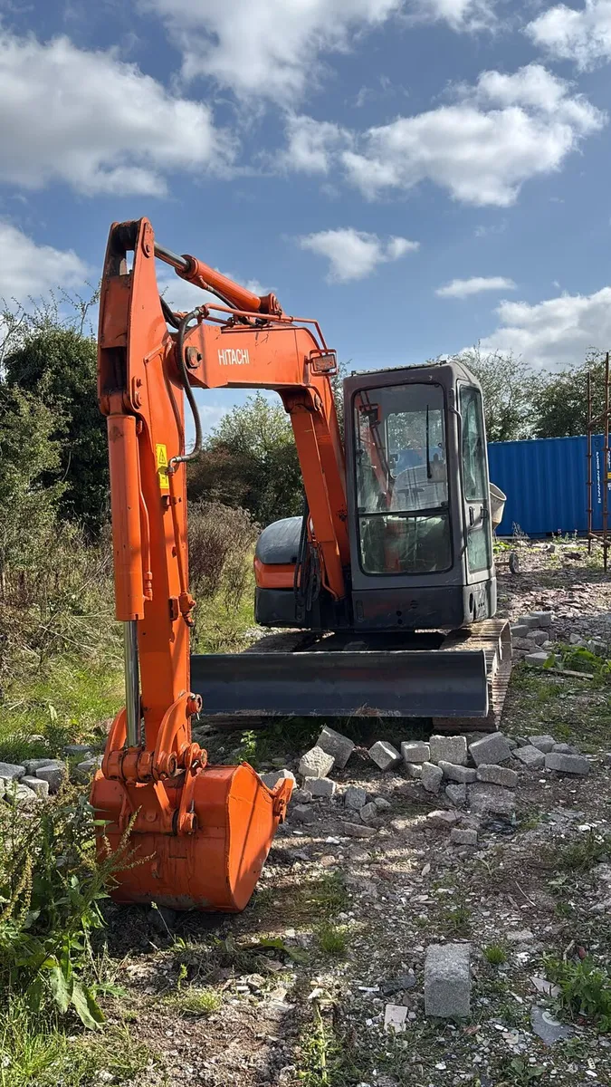 Hitachi 55 excavator - Image 1