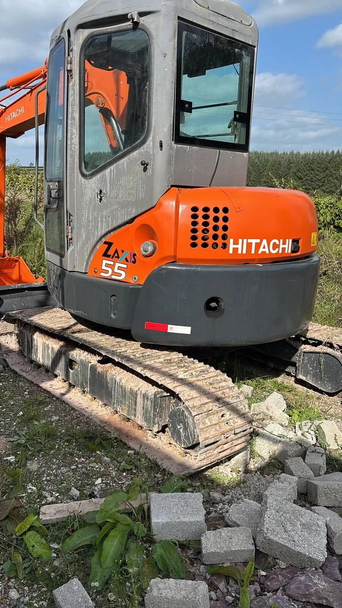 Hitachi 55 excavator - Image 3