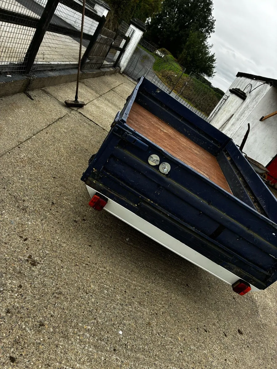 trailer - Image 3