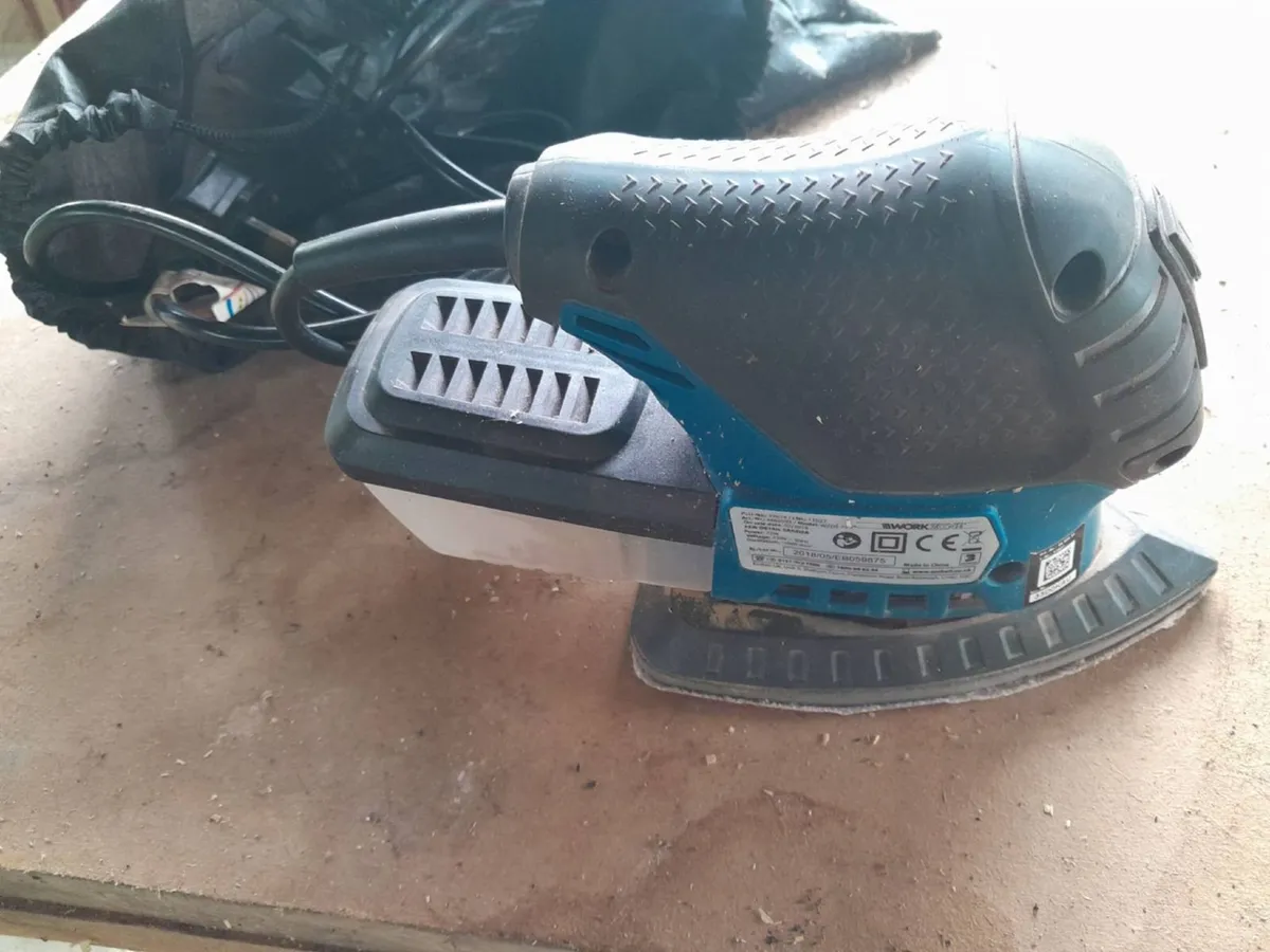 Electric Detail Sander - Image 1