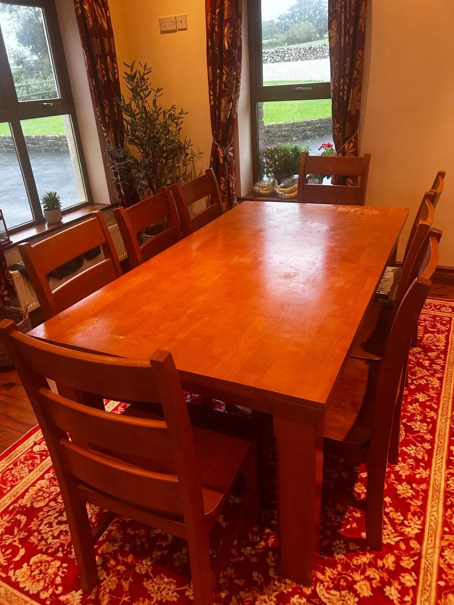 Table and  8 chairs - Image 4