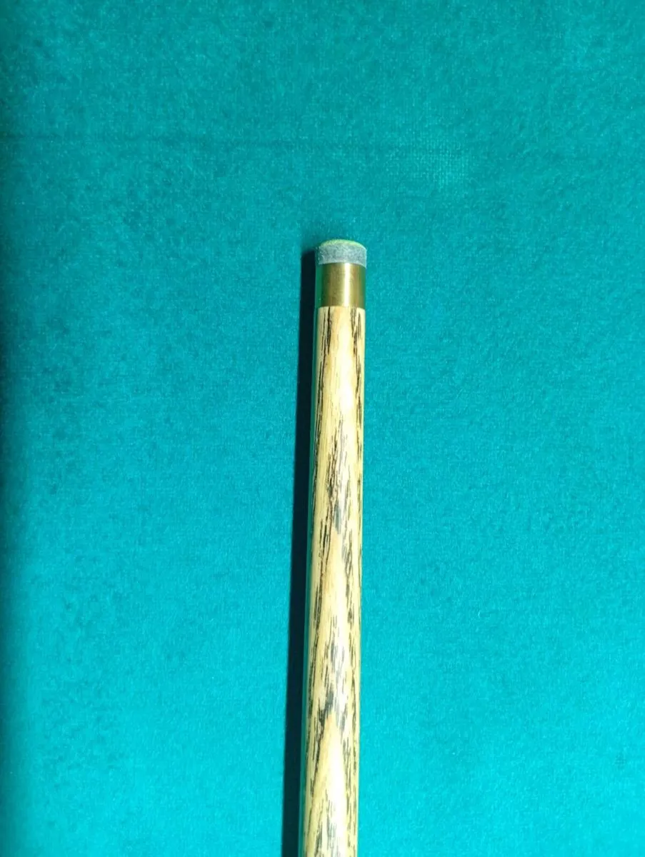 Untimate pool cue can sell with case - Image 2