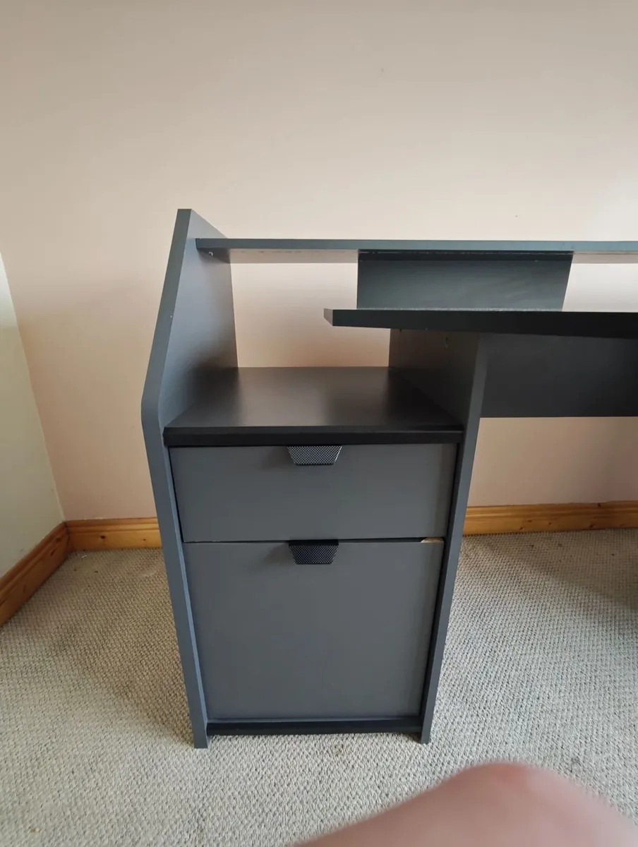 Black Gaming Desk - Image 4