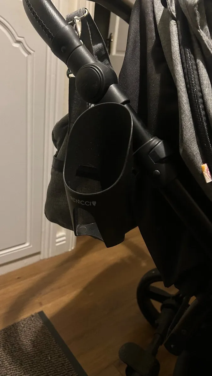 Venicci Travel System Pram - Image 4
