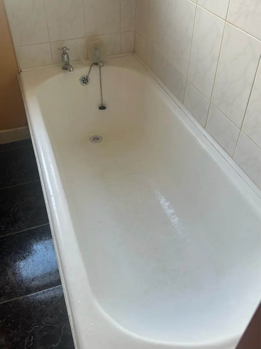 Bathroom Sink, toilet and cast iron bath - Image 1