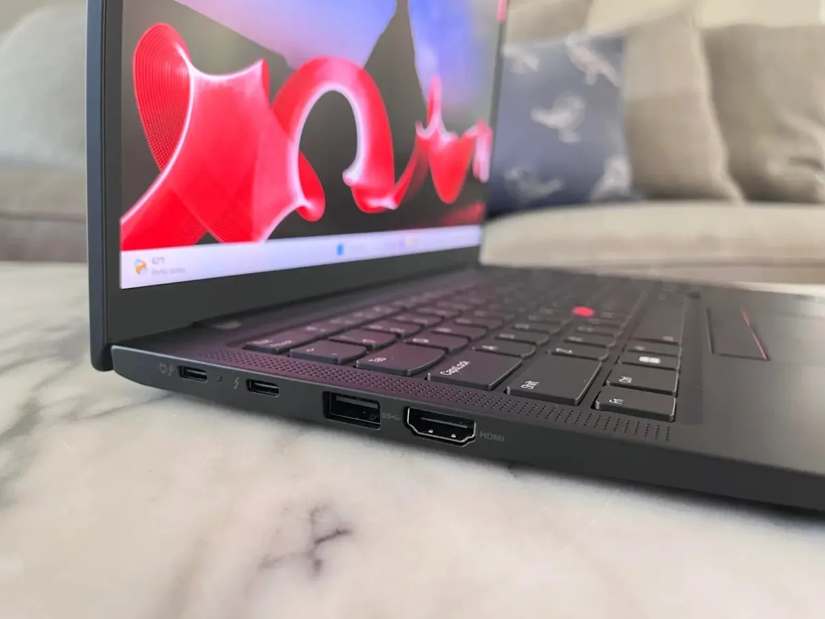 32 GB Top Spec Lenovo X1 Carbon - Image 4