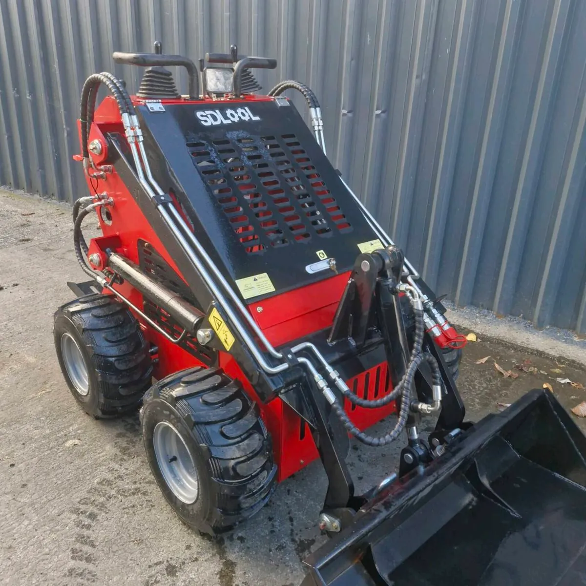 Skid steer loaders - Image 1