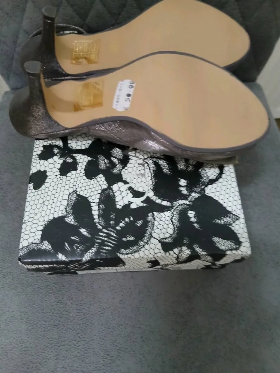 LADIES SHOES NEW BOXED - Image 2