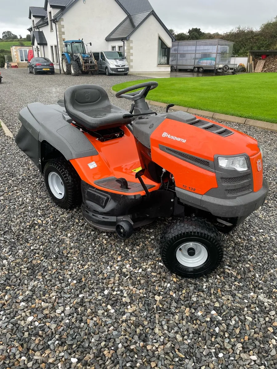 Husqvarna TC138 lawnmower - Image 4