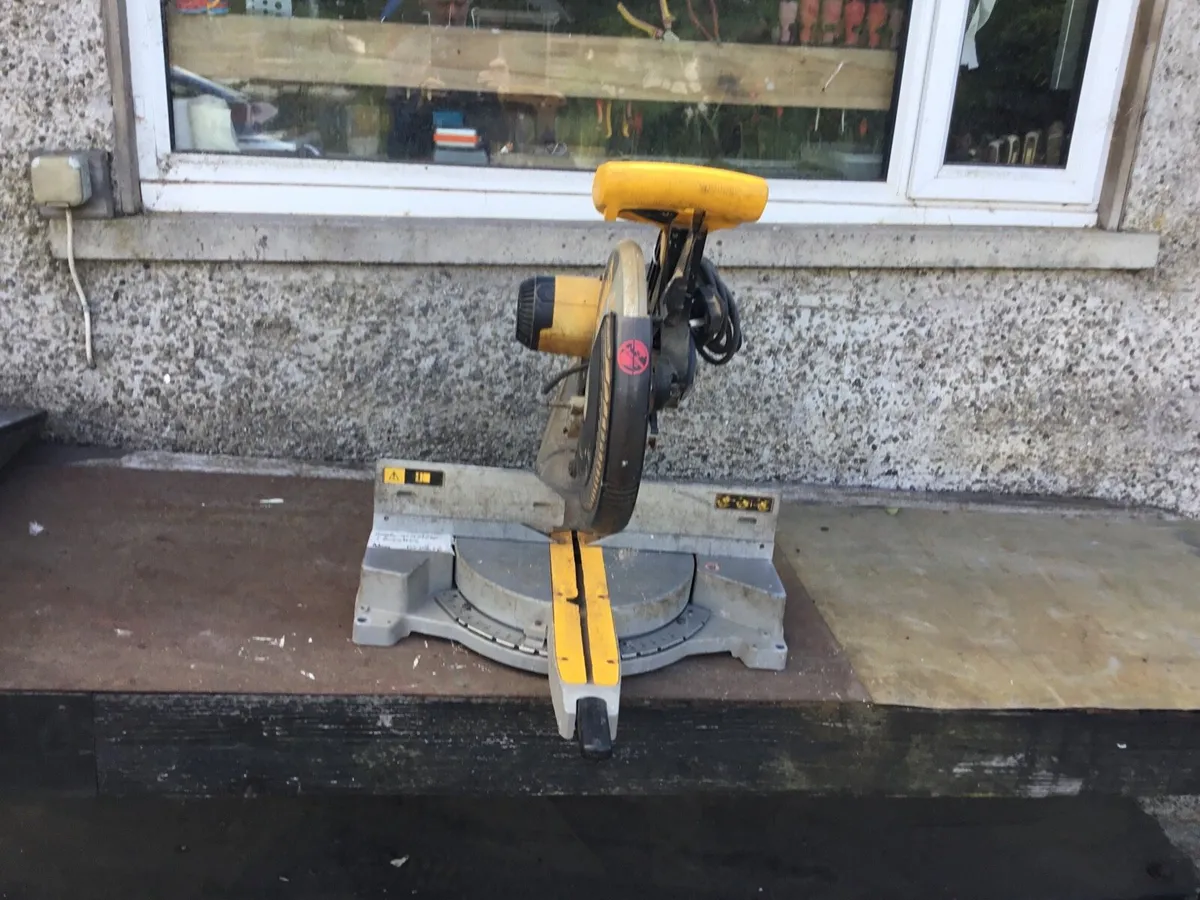 DeWalt DW708 chopsaw - Image 2