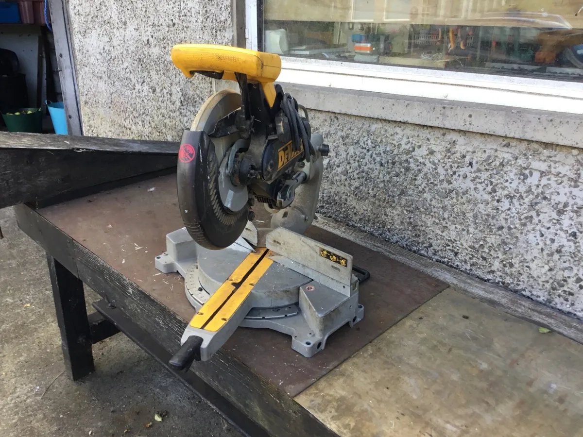 DeWalt DW708 chopsaw - Image 3
