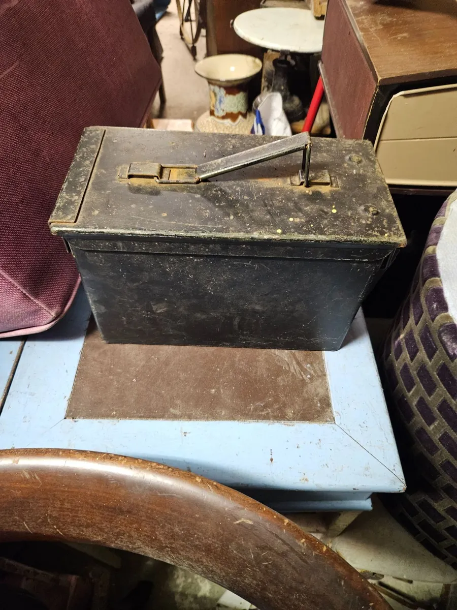 Vintage Army Military Ammunition Box - Image 2
