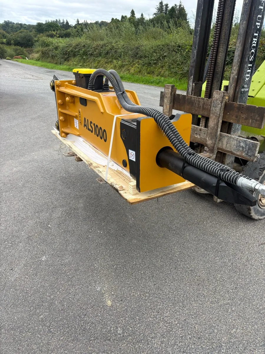 Rock hammer/breaker - Image 1