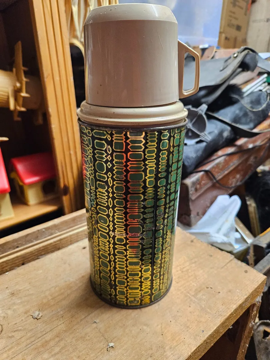 Vintage Retro Thermos - Image 3