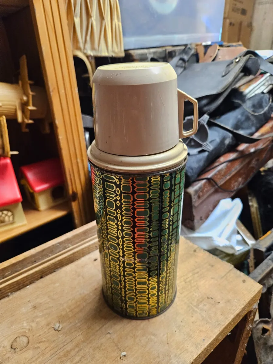 Vintage Retro Thermos - Image 1