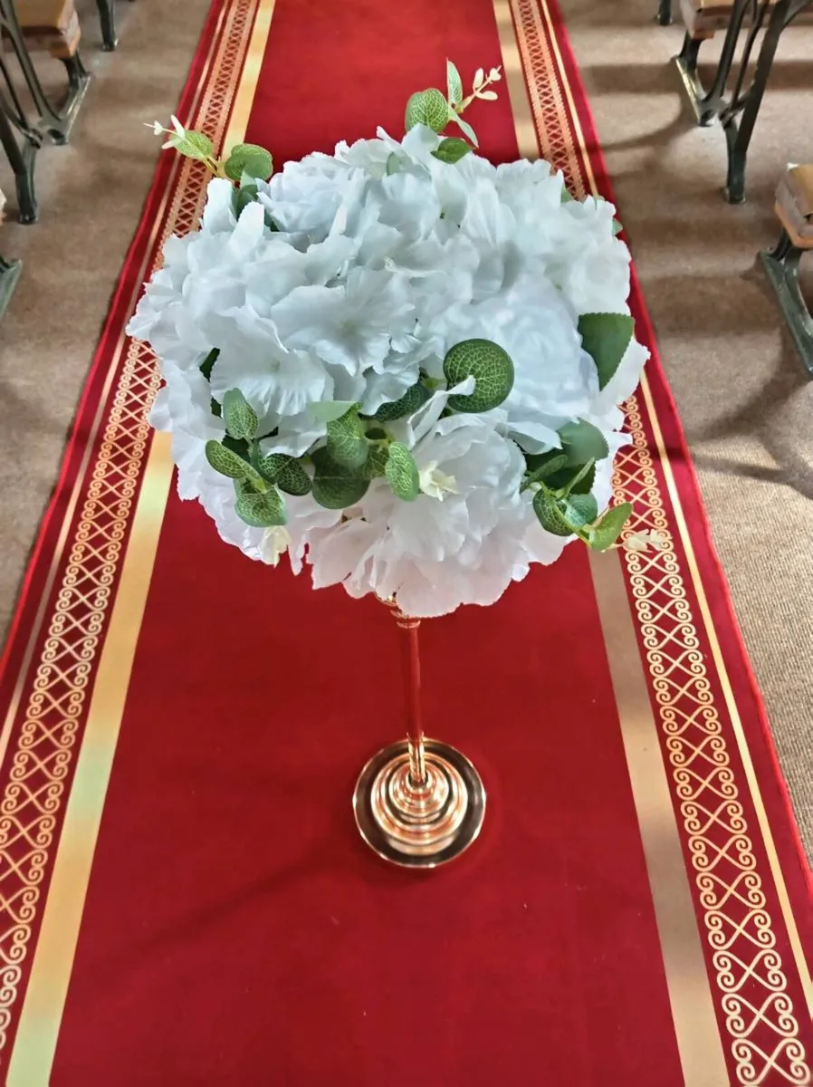 White Rose Flower Centrepieces - Image 1